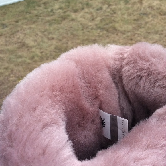 UGG Bailey Bow II - Picture 3 of 7